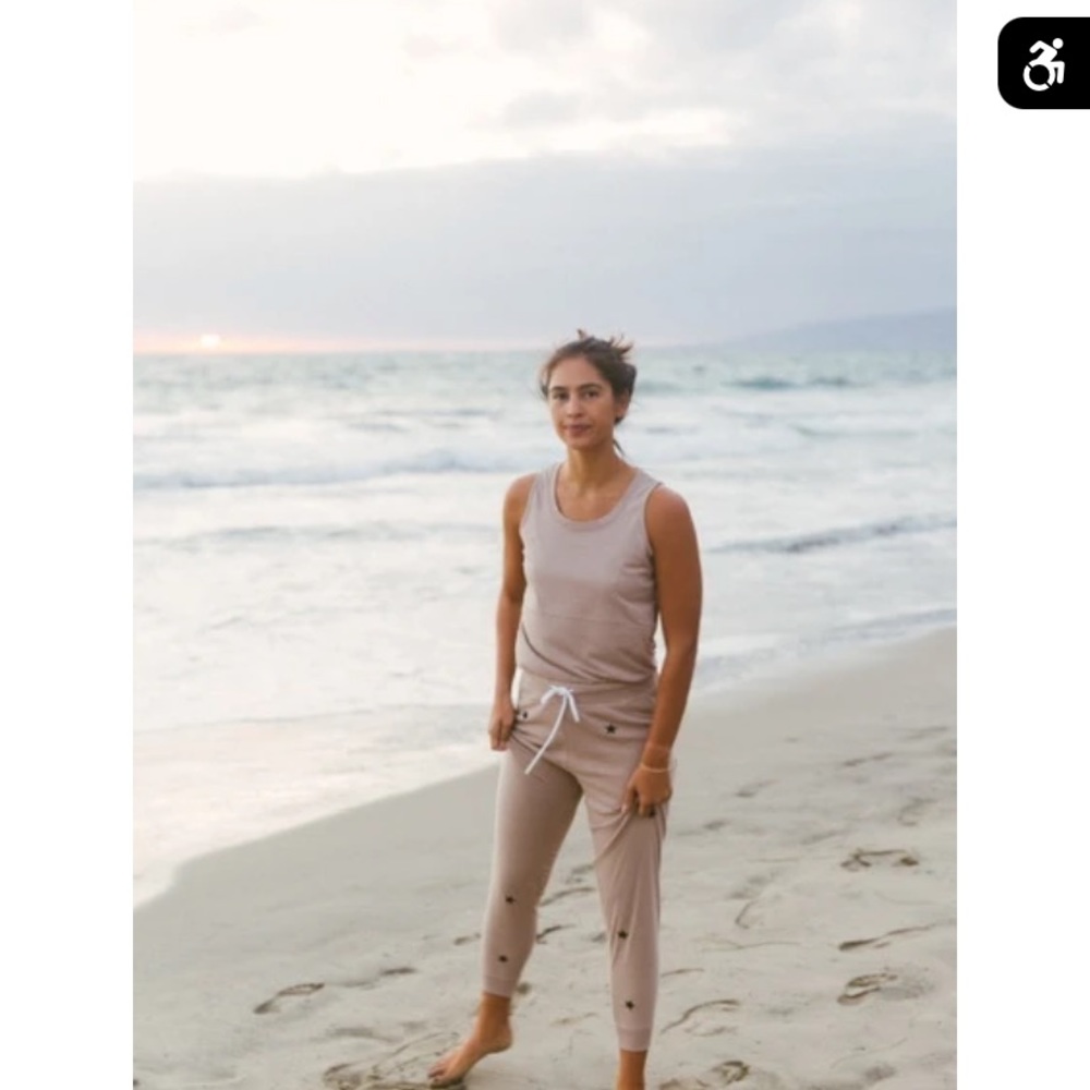 Leallo Star Pattern Joggers - Picture 2 of 5